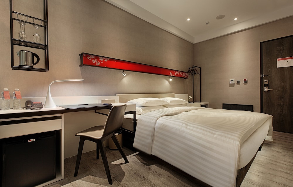 City Room photo 2