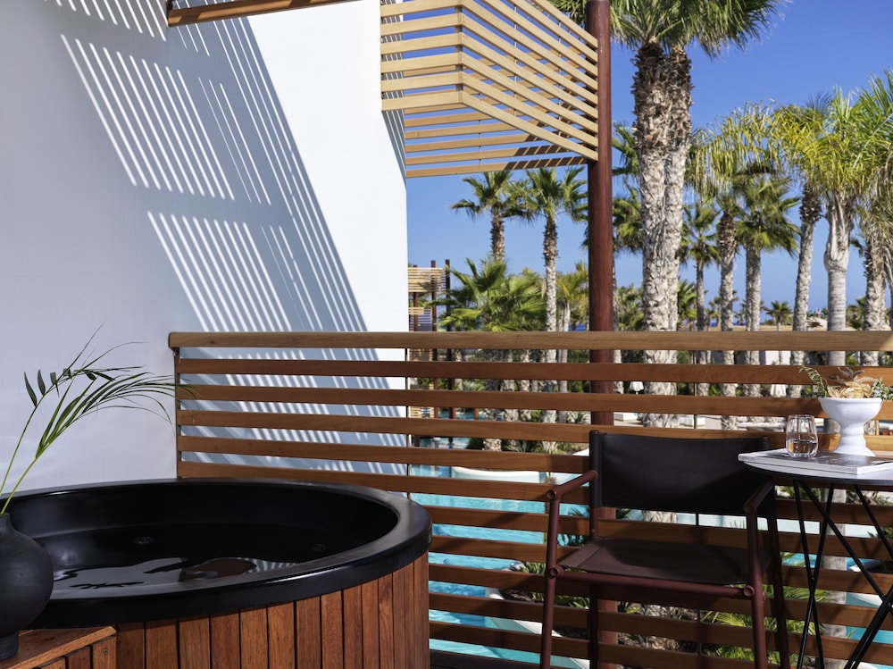 Premium Double Room, Jetted Tub, Pool View