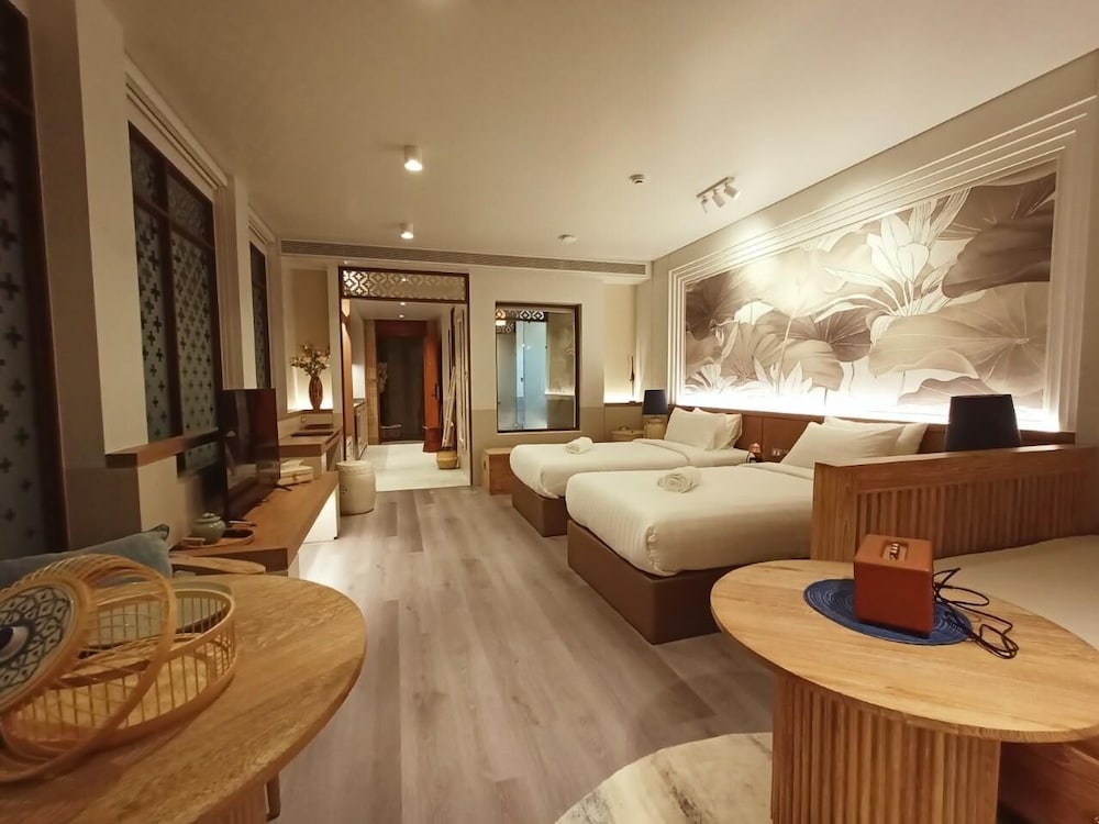 Deluxe Twin Room, Balcony - Photo 6