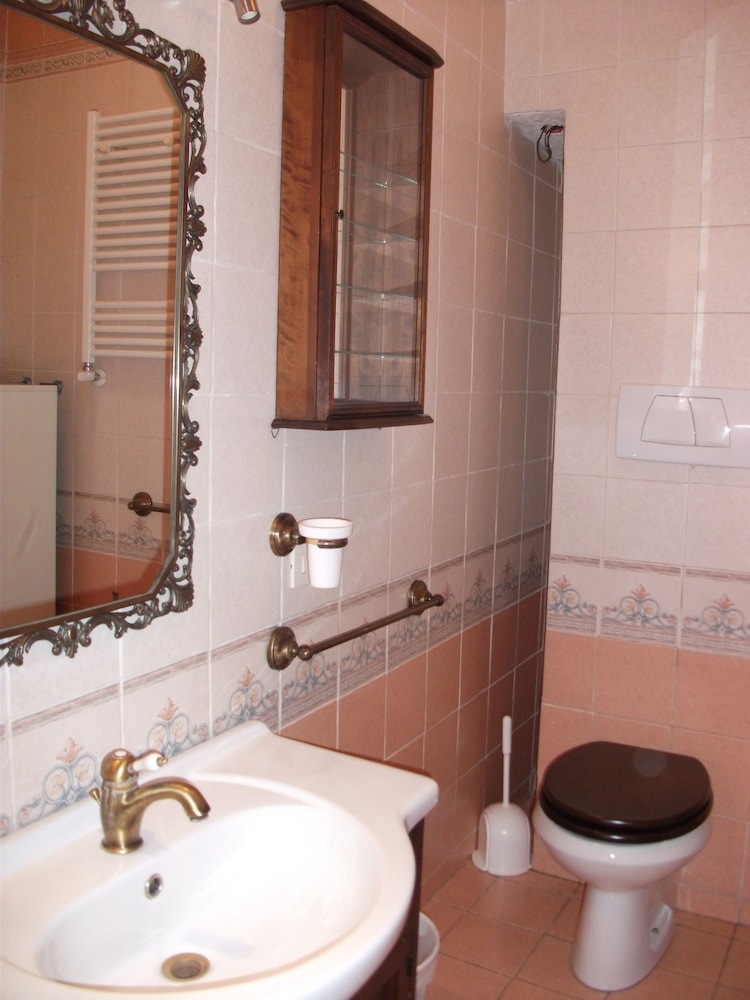 Standard Townhome, Private Bathroom photo 3