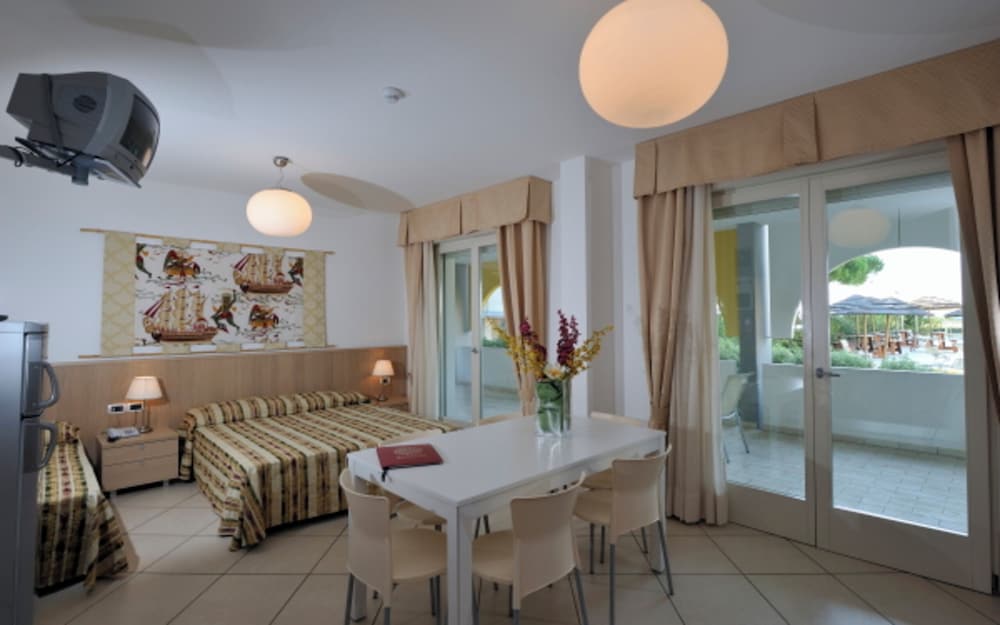 Studio, Multiple Bedrooms, Terrace, Pool View