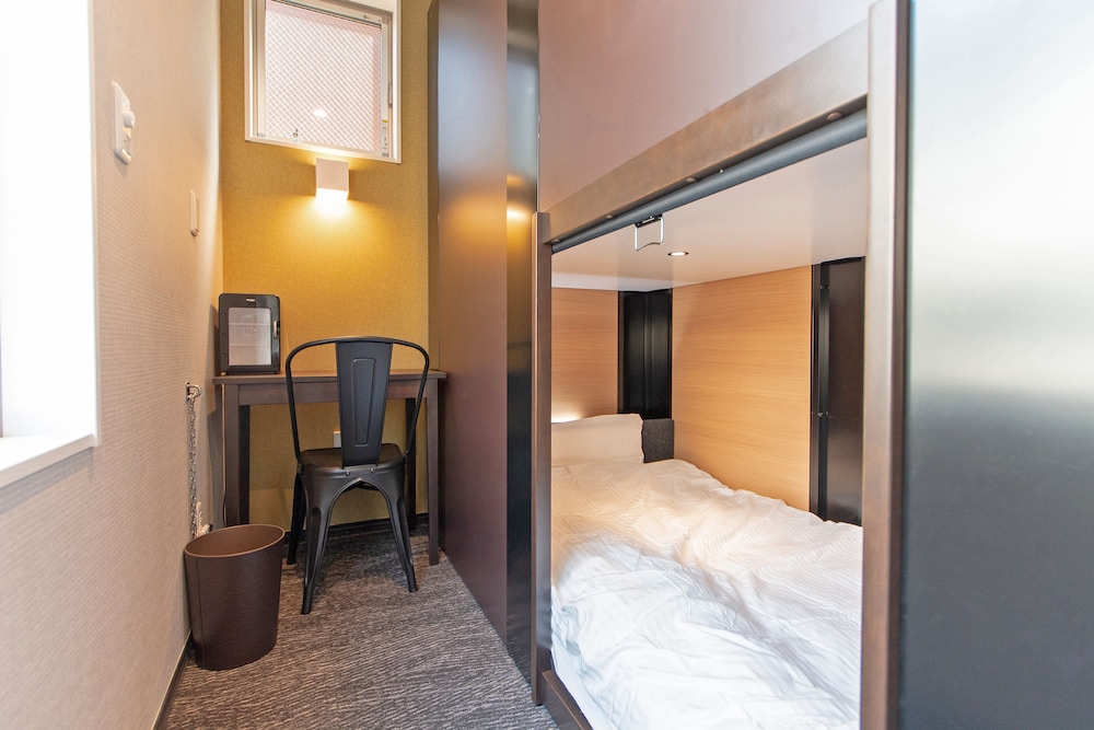 Shared Dormitory, Men only photo 1