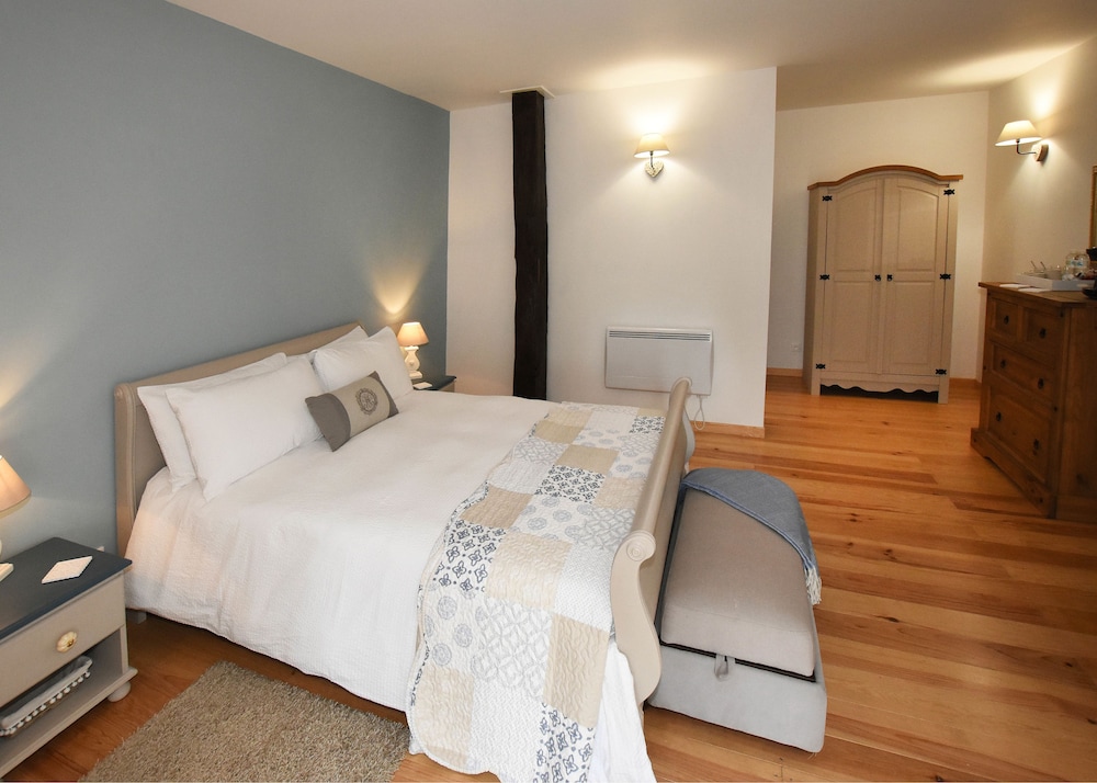 Superior Double Room, 1 Double Bed, Private Bathroom, Garden View photo 3