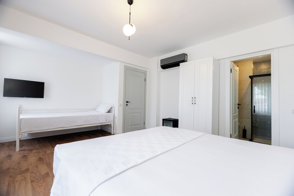 Standard Triple Room photo 3