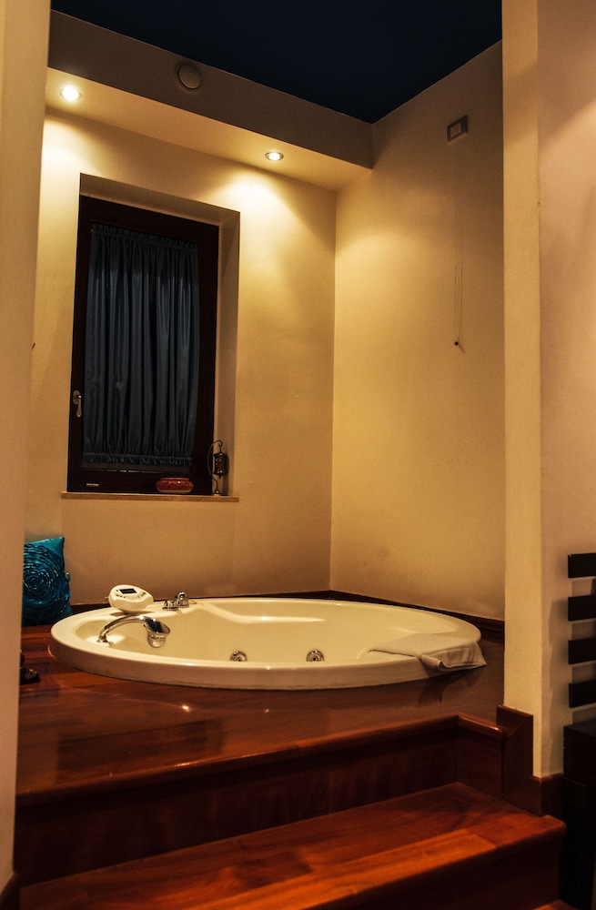 Junior Suite - Photo 16