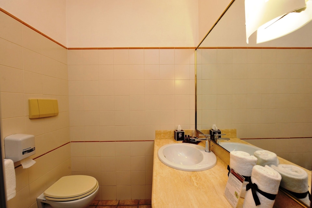 Superior Quadruple Room - Photo 3