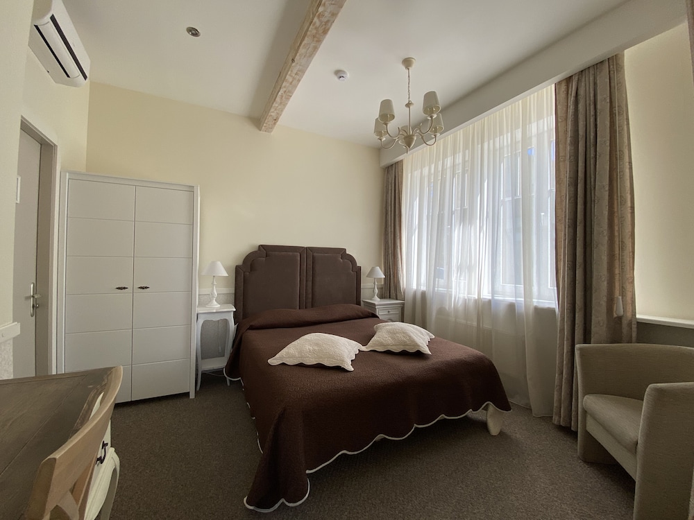 Standard Double Room - Photo 23