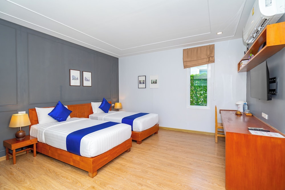 DeLuxe Twin Room with Pool Access. photo 2
