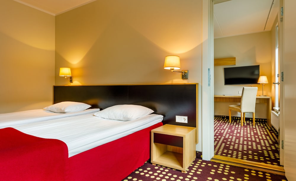 Standard Double or Twin Room - Photo 1