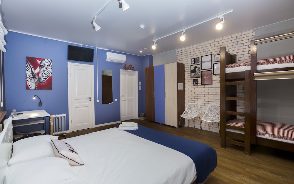 Family Room, Multiple Beds