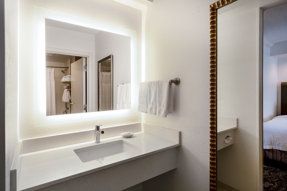 Suite, Multiple Beds - Photo 6