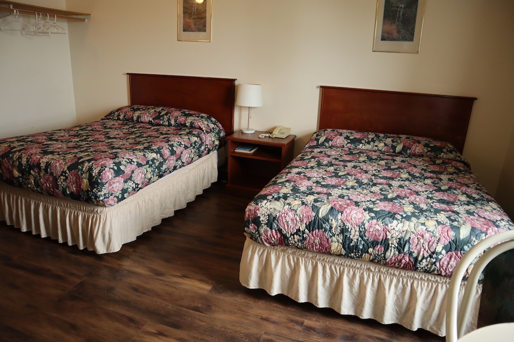 Standard Room, 2 Double Beds, Accessible, Non Smoking photo 1