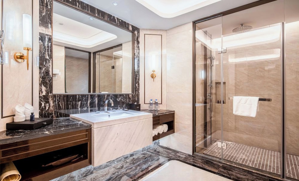 Luxury Twin Room, City View photo 2