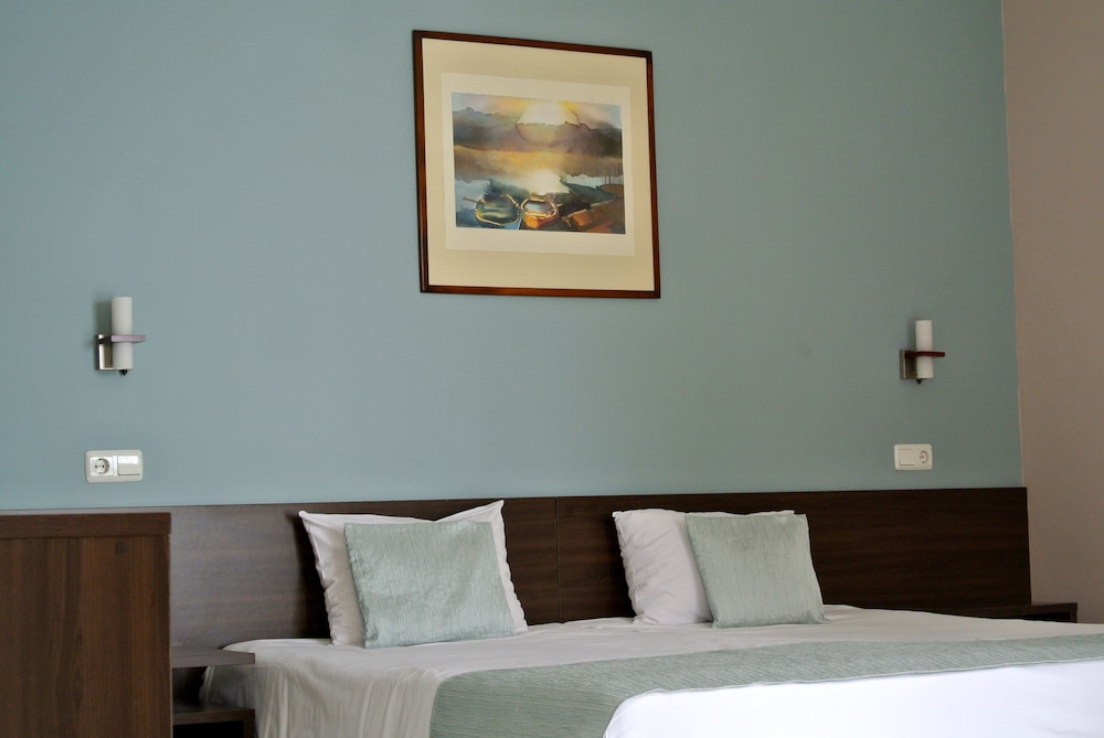 Standard Triple Room - Photo 1