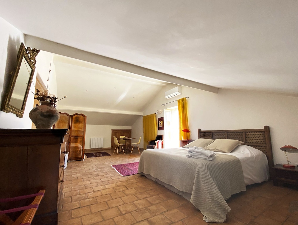 Triple Room (Tonton L'Abbe)