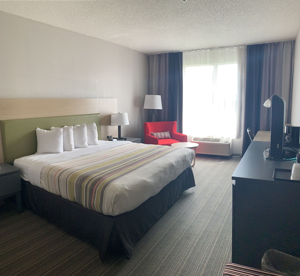 Room, 1 King Bed, Non Smoking - Photo 1