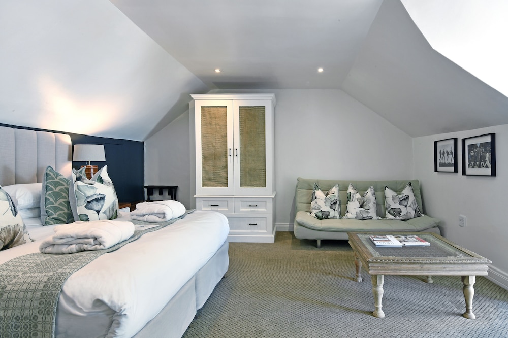 Upper Deck (King Size) photo 1