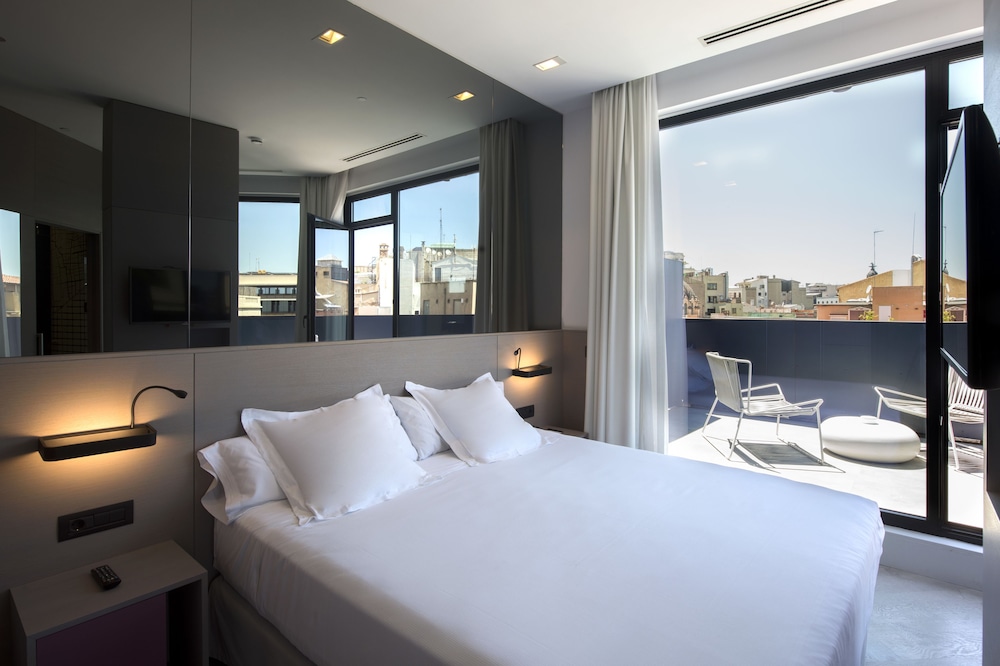 Single Room, Terrace