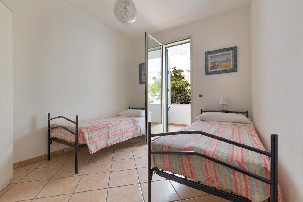 Basic Villa photo 1