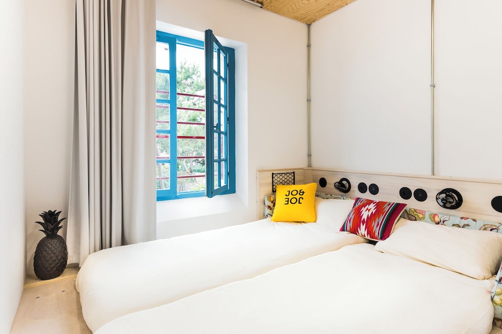 Double bedroom with private Bathroom photo 1