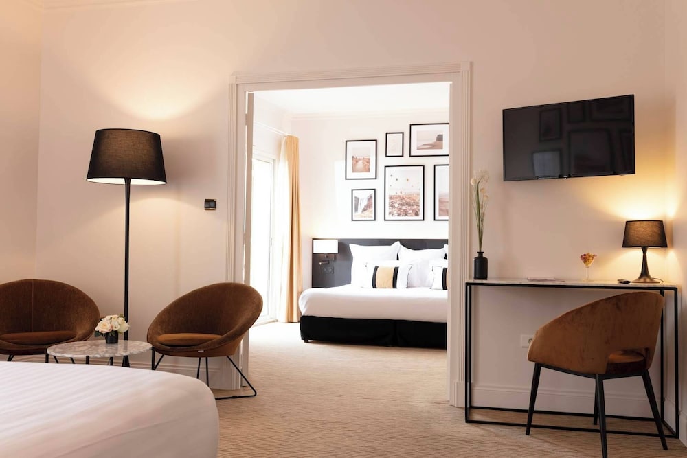 Luxury Suite