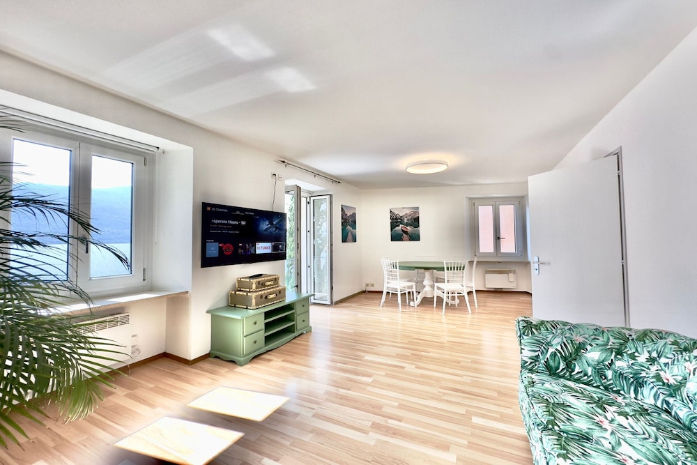 Family Apartment, 2 Bedrooms, Lakeside (Casa Al Lago 2 - Brissago Experience) photo 3