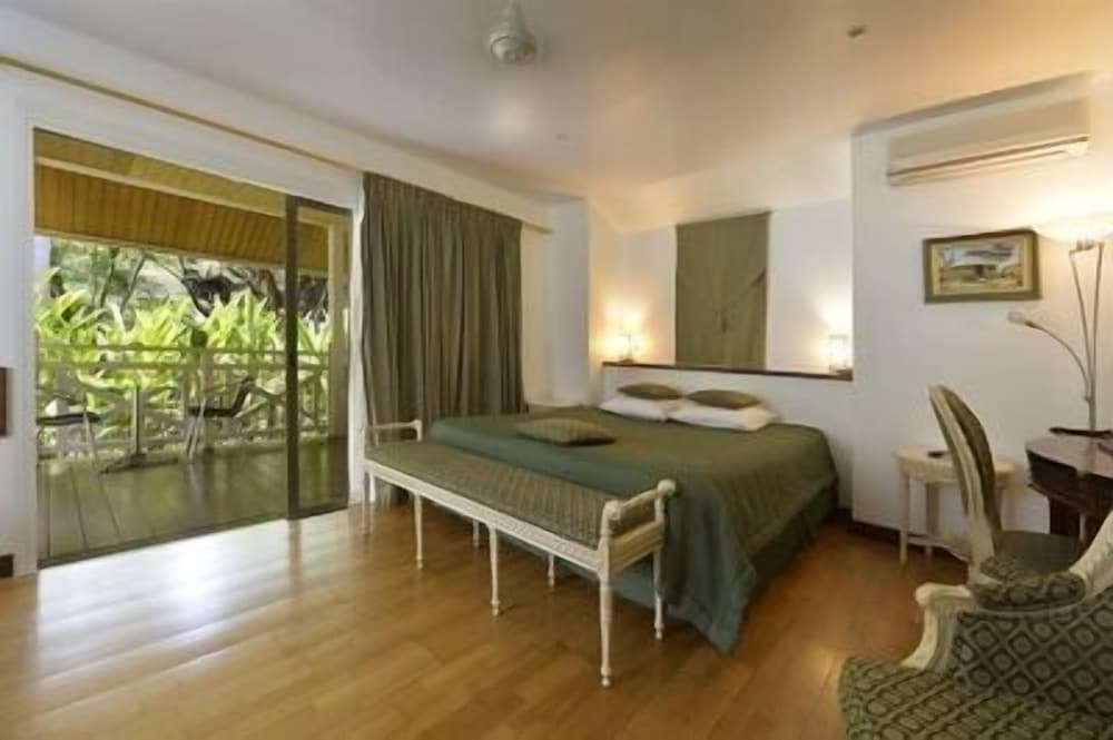 Classic Bungalow, 1 King Bed, Non Smoking photo 3