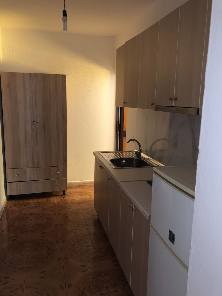 Basic Double Room photo 3