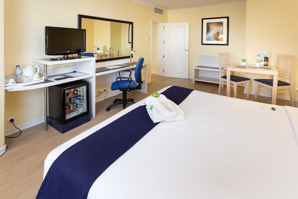Suite, 1 King Bed - Photo 1
