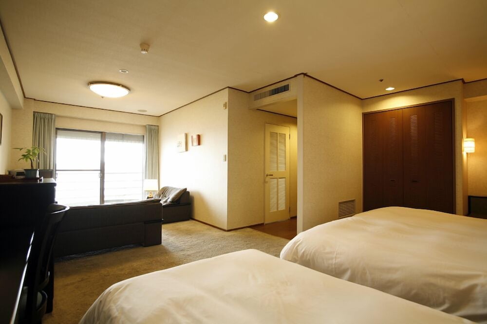 Deluxe Room, Smoking