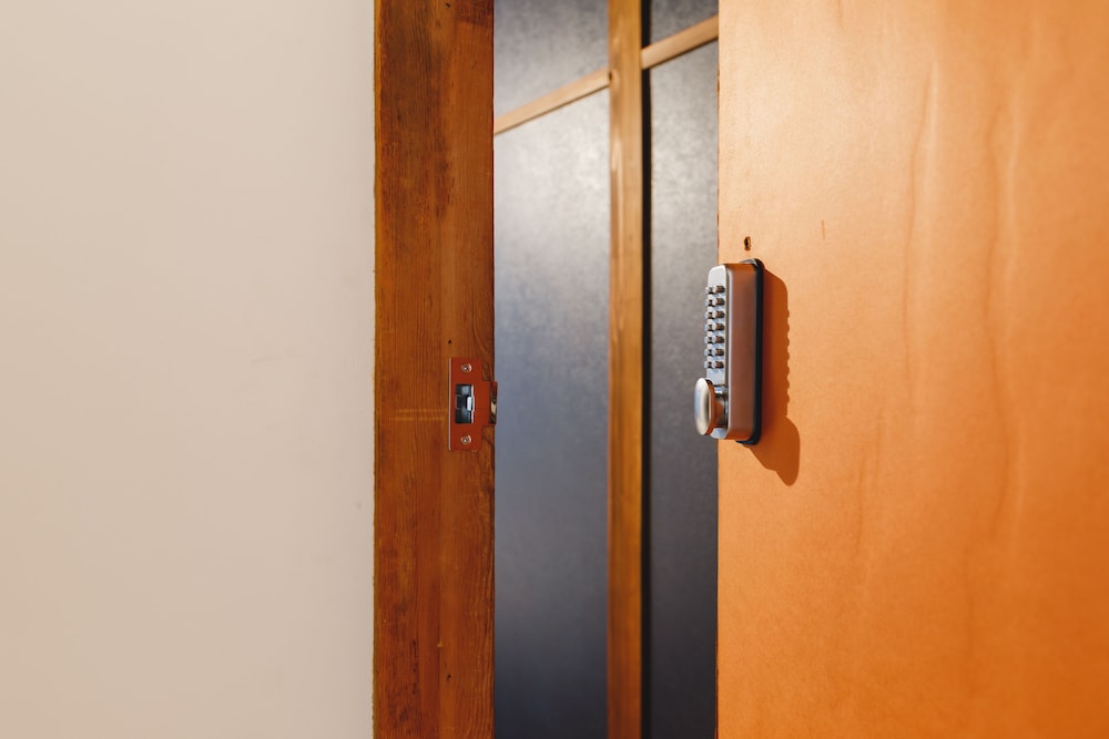Double Room, Non Smoking - Photo 7