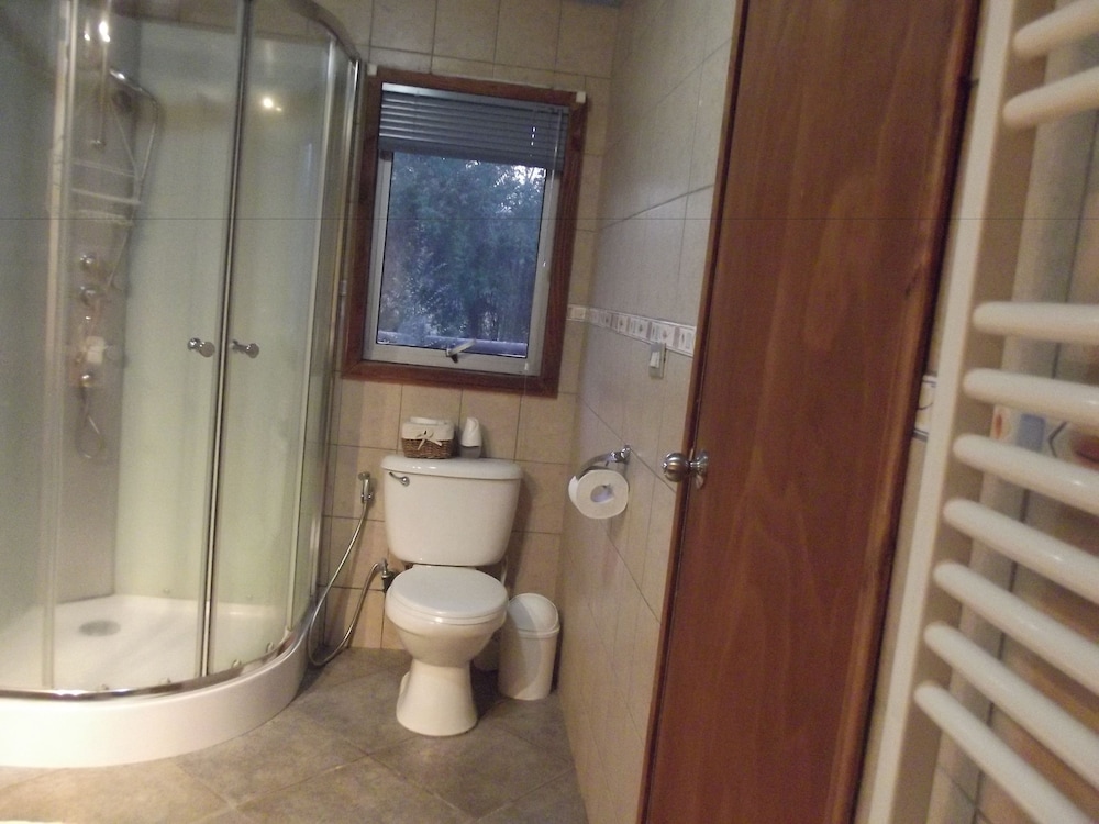 Family Quadruple Room, Private Bathroom photo 2