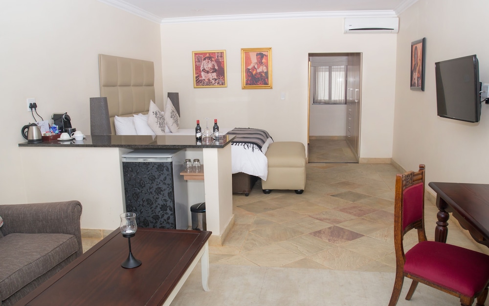 Deluxe Double Room, 1 King Bed with Sofa bed, Pool View, Ground Floor