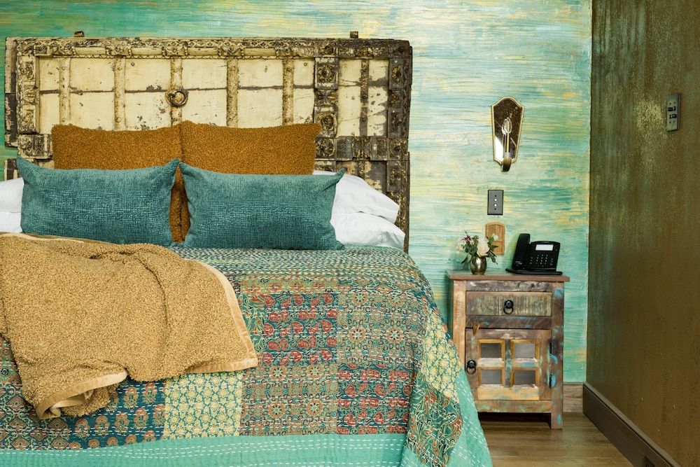 Luxury Room, 1 King Bed, Garden View