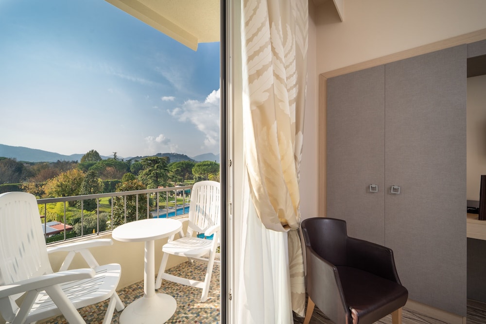 Junior Suite, Balcony - Photo 4