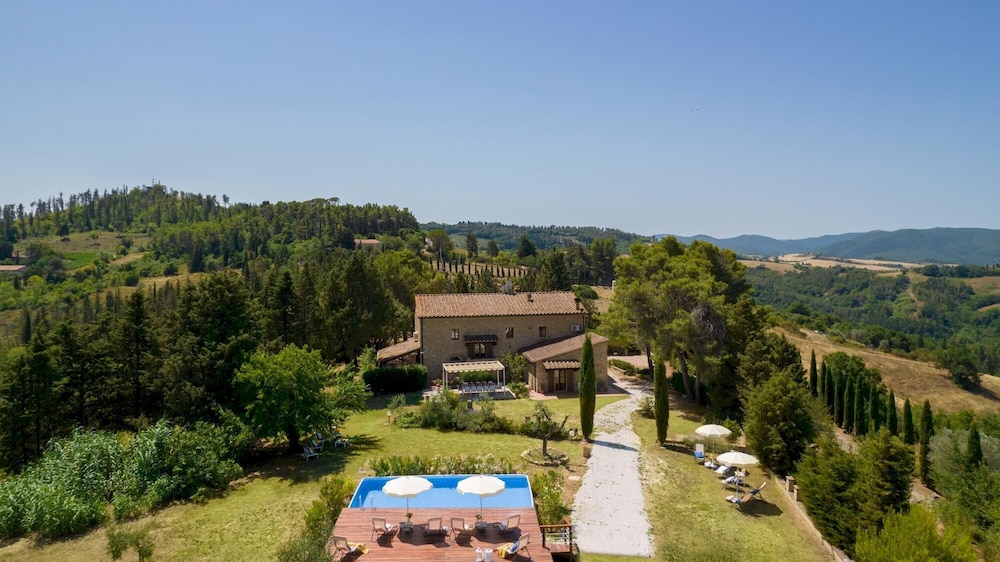 Villa photo 3