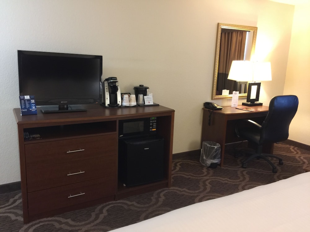 Room, 2 Queen Beds, Non Smoking - Photo 4