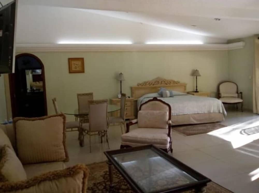 Family Room, Multiple Beds, Accessible photo 2