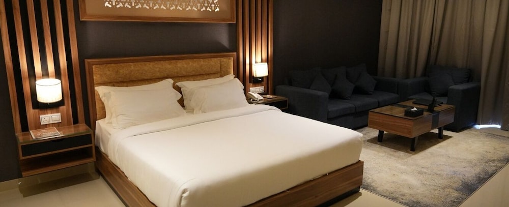 Deluxe Room - Photo 8