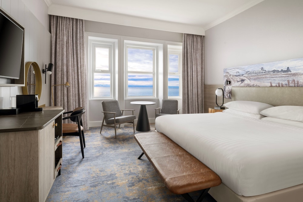 Superior Room, 1 King Bed, Sea View photo 1