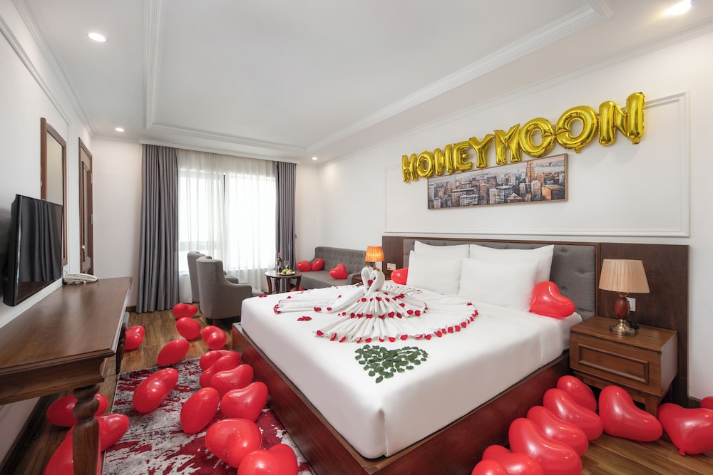 Grand Double Room, Partial Sea View photo 3