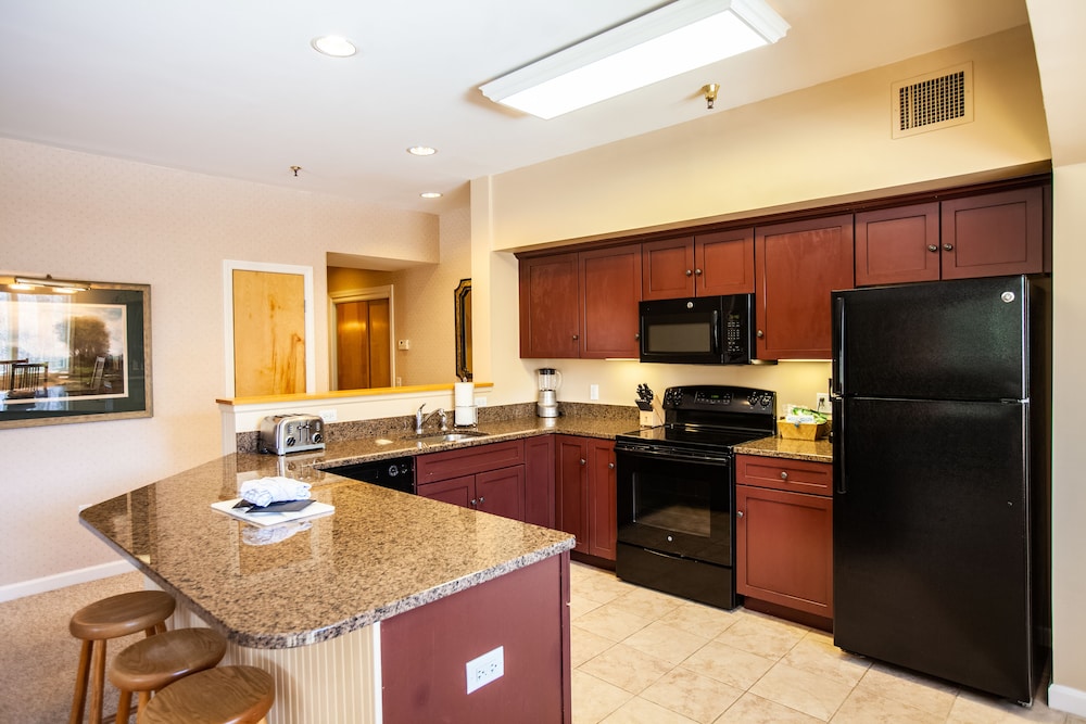 Deluxe Condo, 3 Bedrooms photo 2