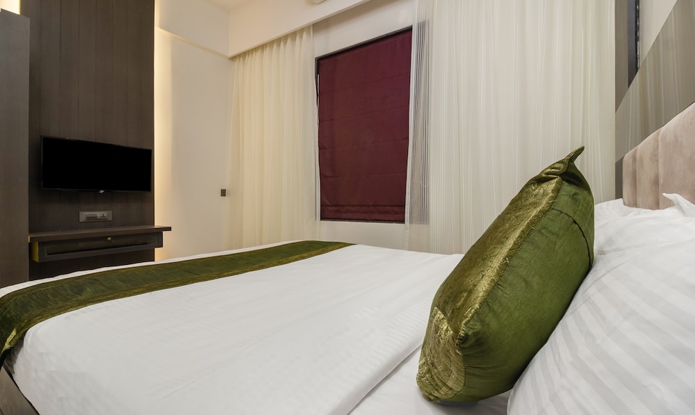 Deluxe Room - Photo 3