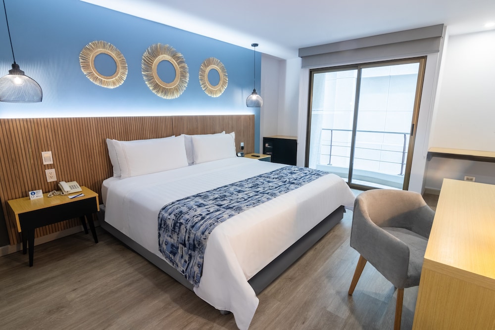 Standard Single Room, 1 King Bed photo 1