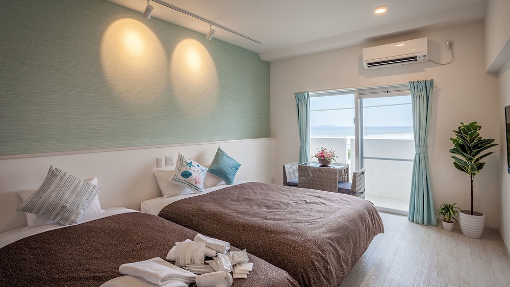 Large Twin Room - Photo 1