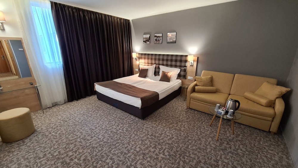 Premium Double or Twin Room photo 2