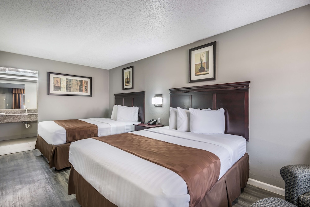 Deluxe Room, 2 Queen Beds, Non Smoking