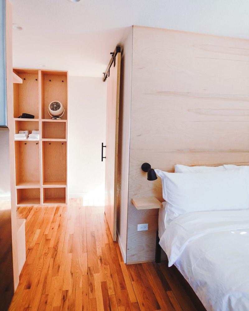 Superior Suite, Multiple Beds, Kitchenette, Mountain View photo 2
