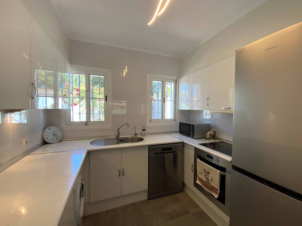 Villa mit Pool, zu Fuß zum Strand, Restaurants, Geschäfte, Foto 35