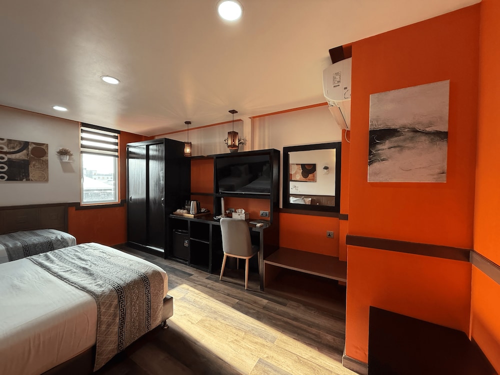 Deluxe Triple Room, City View